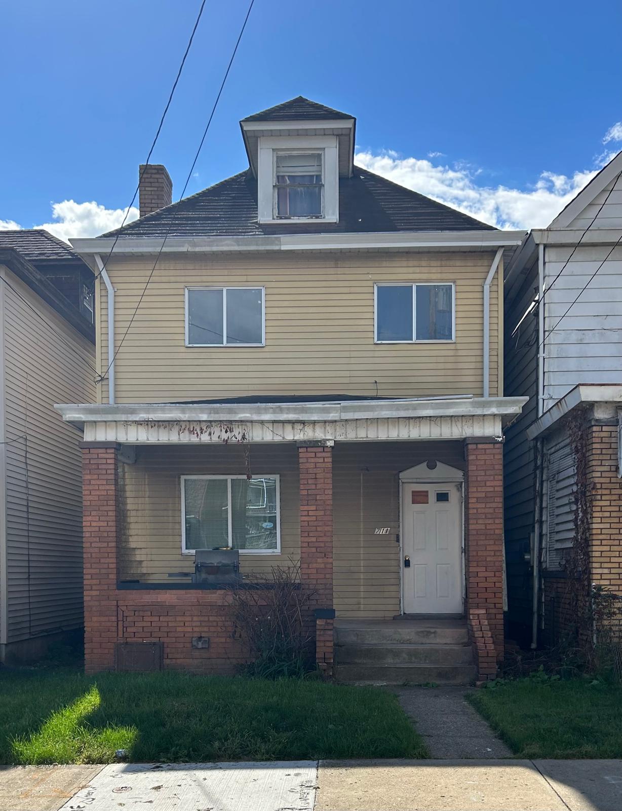 711 Russellwood Avenue - 2
